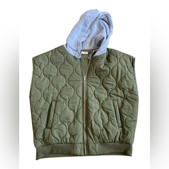 Quilted Green Puffer Hoodied Vest - Picture 1 of 5